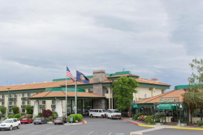 Rogue Regency Inn & Suites